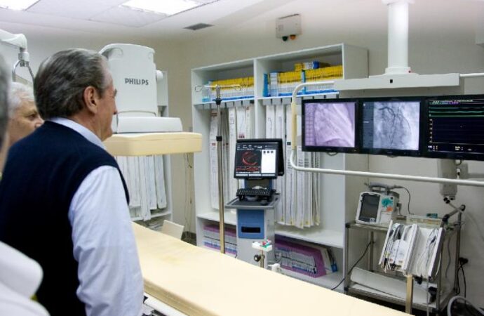 Berisha në QSUT, vizitë në pavionin e Kardiologjisë