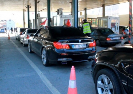 Kosovë, taksat e automjeteve mbushin arkën e shtetit