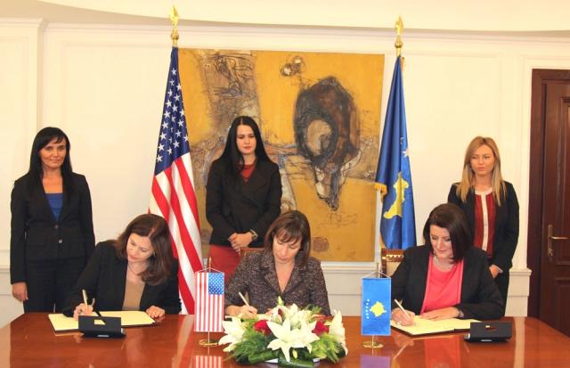 Kosovë-SHBA, firmosin marrëveshjen për asistencë
