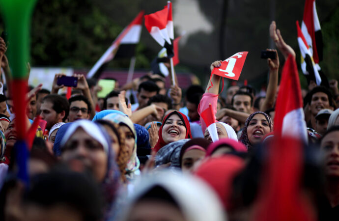 Egjipt, betohet Mansour si lider i përkohshëm, pas rrëzimit të Morsit