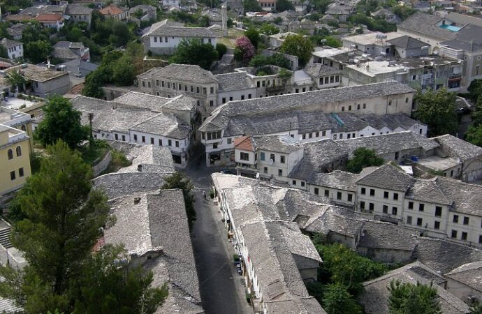 Dëmtohet zona muzeale në Gjirokastër