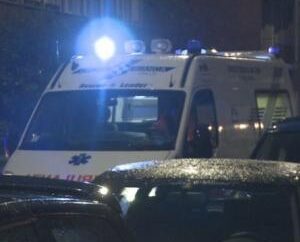 Berat, taksisti përplas tre fëmijë