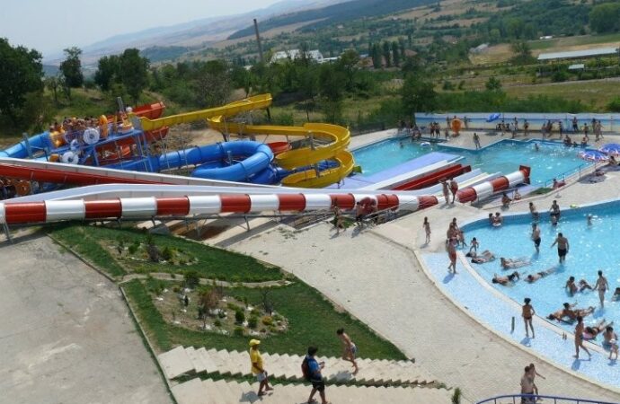 Shkup, romëve u ndalohet hyrja në “Aqua Park”