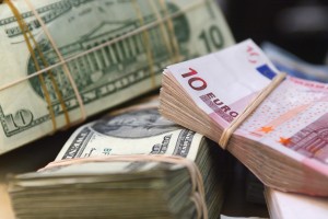 Dobësohet euro, shkak lufta në Siri