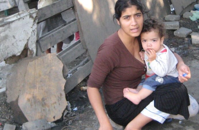 Të rinjtë romë thirrje Bashkisë