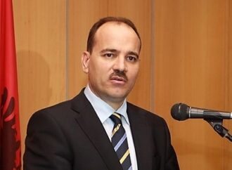 Nishani kërkon hetim për shantazh ndaj familjes së tij