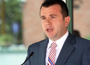 Balla: Imami po shet pasurinë e ushtrisë për skrap