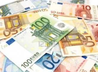 Euro këmbehet me 140.42 lekë