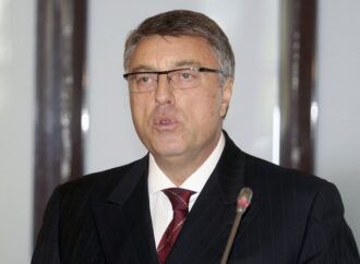 Fullani: Shqetësim ulja e investimeve nga grupet bankare