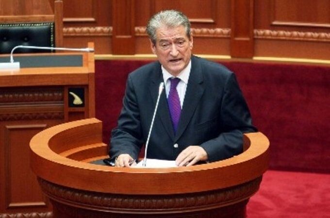 Batuta në parlament, Berisha: I nderuar bashkëkryetar i shumicës, Meta: Urdhëro bashkëkryetar i opozitës