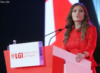 Martohet ministrja e re Klajda Gjosha