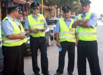 Policia Bashkiake, aksion për lirimin e hapsirave publike në Kamëz