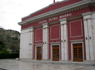 Komedia “Misteri” në skenën e Teatrit “Petro Marko”