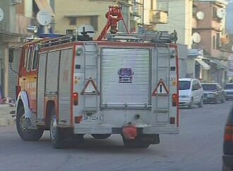 Shkodër, zjarr në një dyqan kompanie celulare