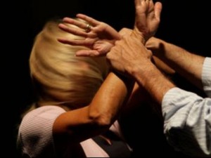 Vijon dhuna në familje, arrestohen tre persona në Tiranë
