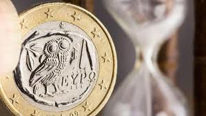 Greqi, fuqia blerëse për një vit bie 50 %