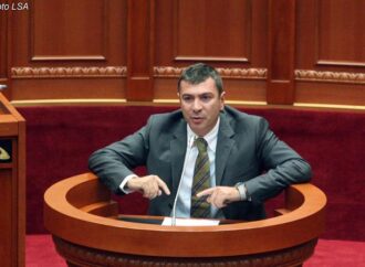 Gjiknuri takon drejtuesit e CEZ, KESH dhe OST-së