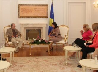 Kadare: Jahjaga ngriti imazhin e Kosovës në botë