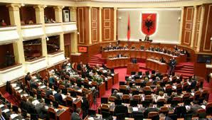 Mbledhje e jashtëzakonshme: Kuvendi vendos  fatin e ministrave