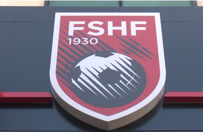 Gjykata e Tiranës dënon FSHF-në me gjobë, për pengim të procesit gjyqësor.