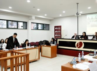 Studentët e Drejtësisë organizojnë “Gjyqin Simulues”