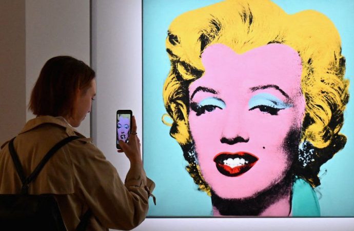 Portreti i Marilyn Monroe bëhet piktura më e shtrenjtë