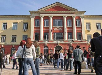 Mundësitë që ofron Shqipëria për studentët e huaj