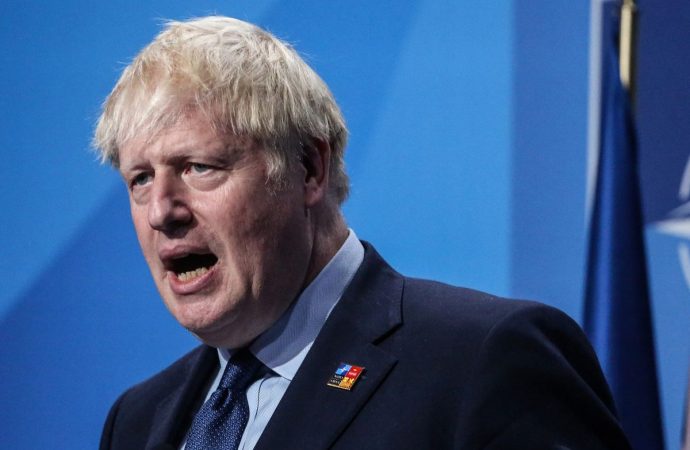 Kryeministri Boris Johnson jep dorëheqjen