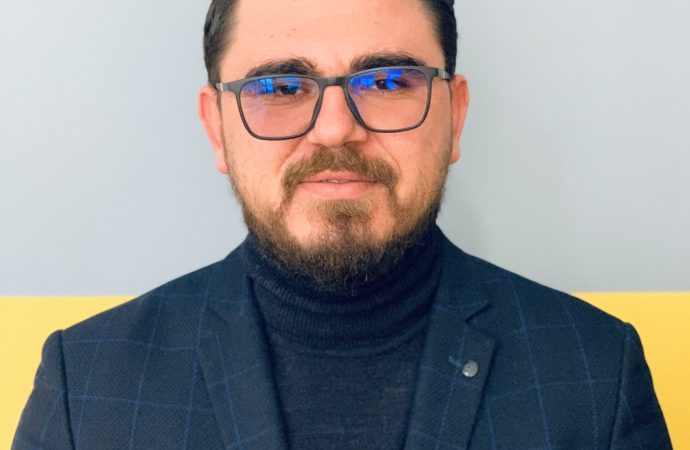 Zotërimi i gazetarisë celulare (MoJo): Këshilla nga gazetari Denis Tahiri