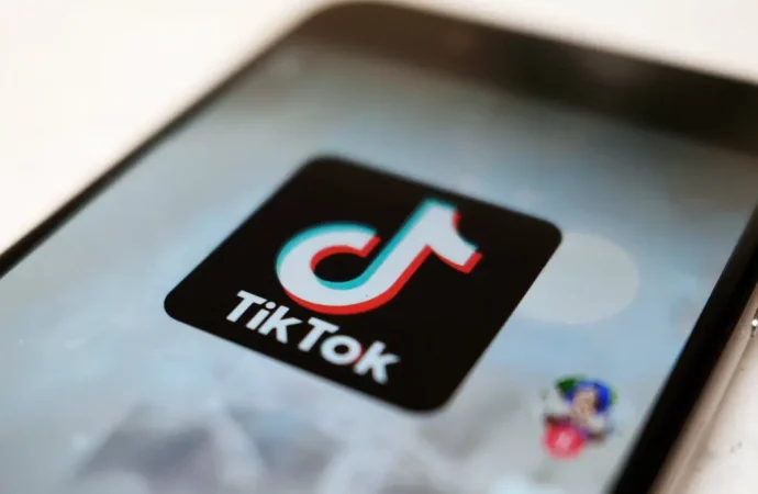 TikTok si burim informimi i të rinjve dhe rreziku për polarizim dhe dezinformim